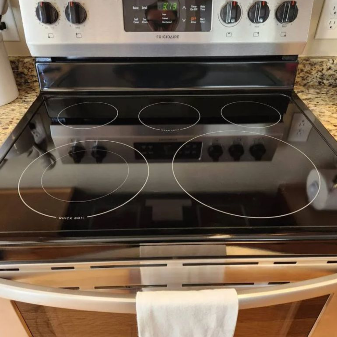 JD House Cleaning in Stoneham, MA Kitchen surfaces after deep cleaning by JD House Cleaning in Stoneham, MA